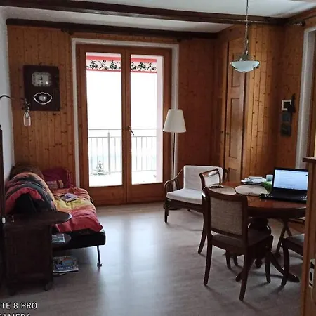 Nouveau! Dans Alexandra House *
