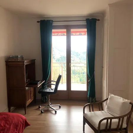 Nouveau! Dans Alexandra House